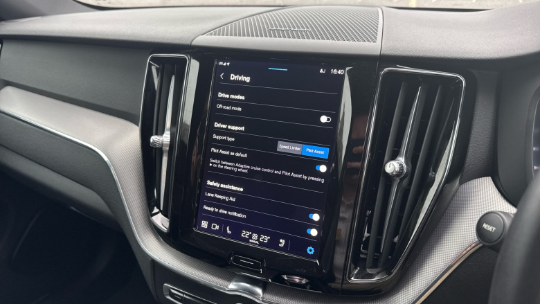 Volvo XC60 2.0 B4D Plus Dark 5dr AWD Geartronic Diesel Estate